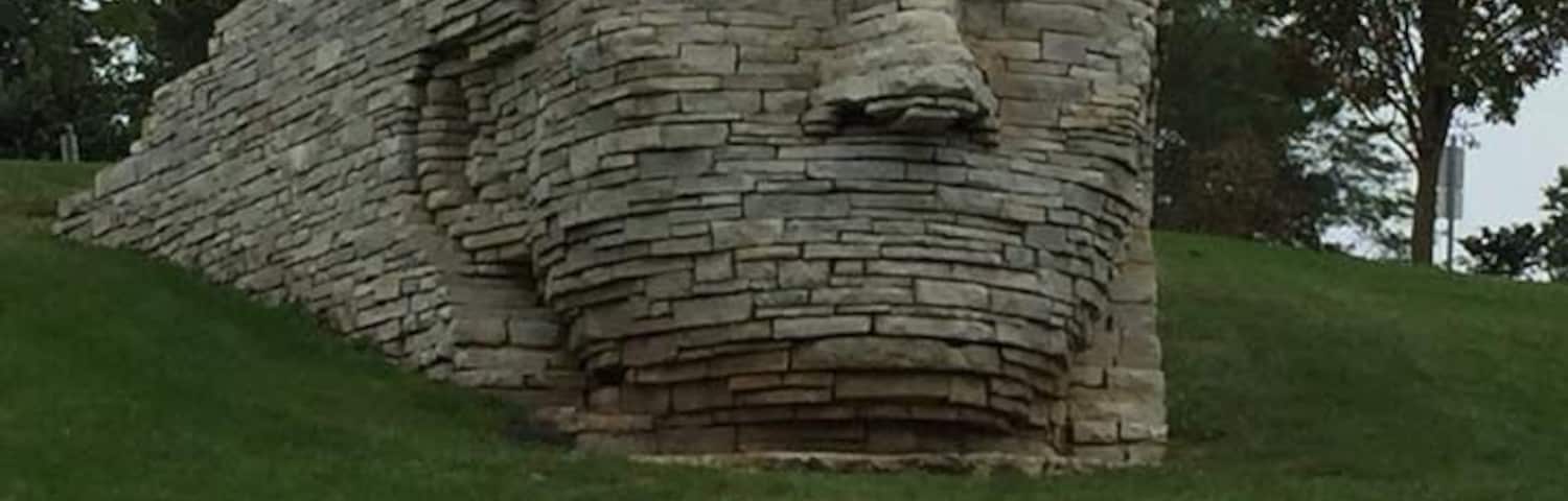 A tribute to Native American leader Shateyaronyah, known to keep his word. Awesome structure and a great park!