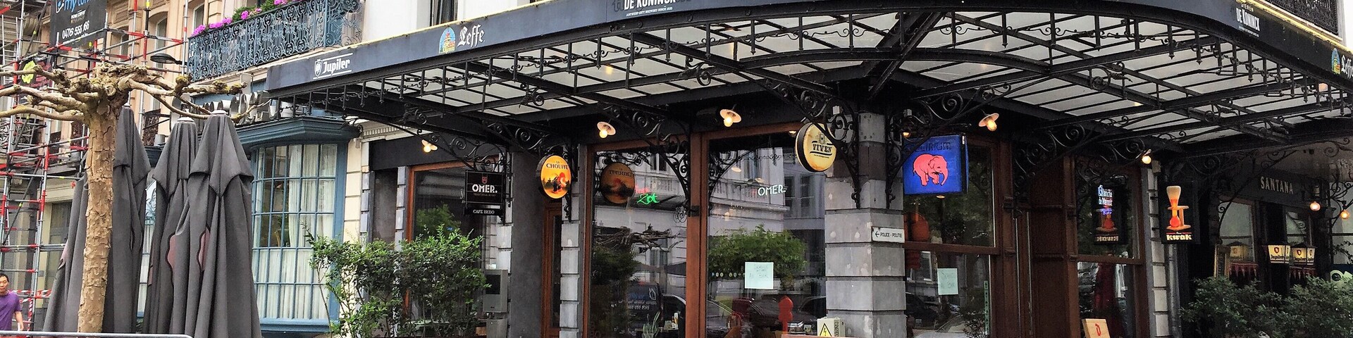 Brussels #LikeALocal Park your bike, take a seat, choose your beer from the blackboard. Big windows give a light interior. Featured in CAMRA's Good Beer Guide Belgium (8th edition). http://beereurope.blogspot.com/2018/07/brussels-monday-2562018.html