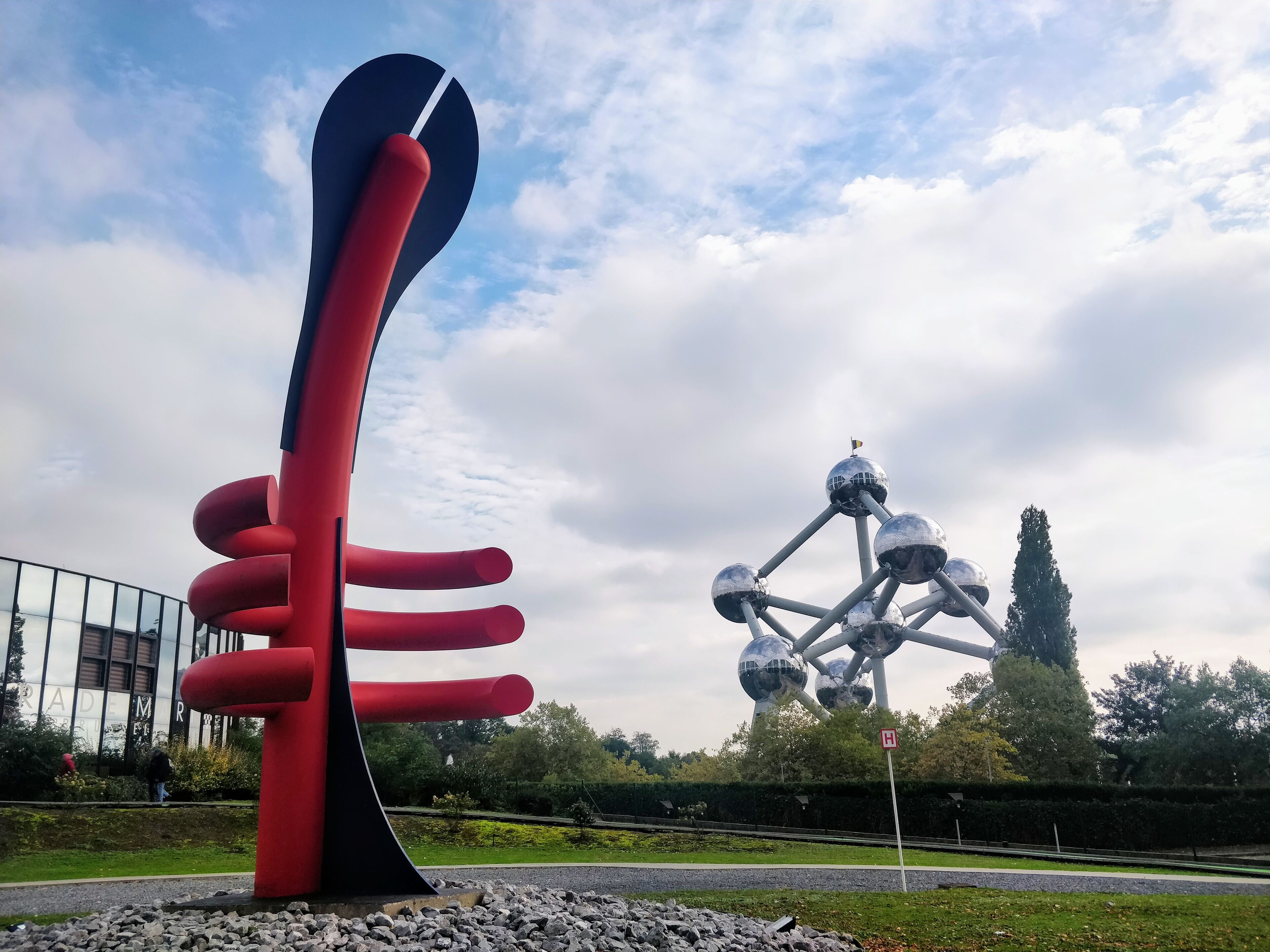 The beautiful sign in front of the Brussels Design Museum with the magnificent Atomium behind. Atomium is constructed using the steel balls giving a shape of an atom.
#Brussels #Trovember