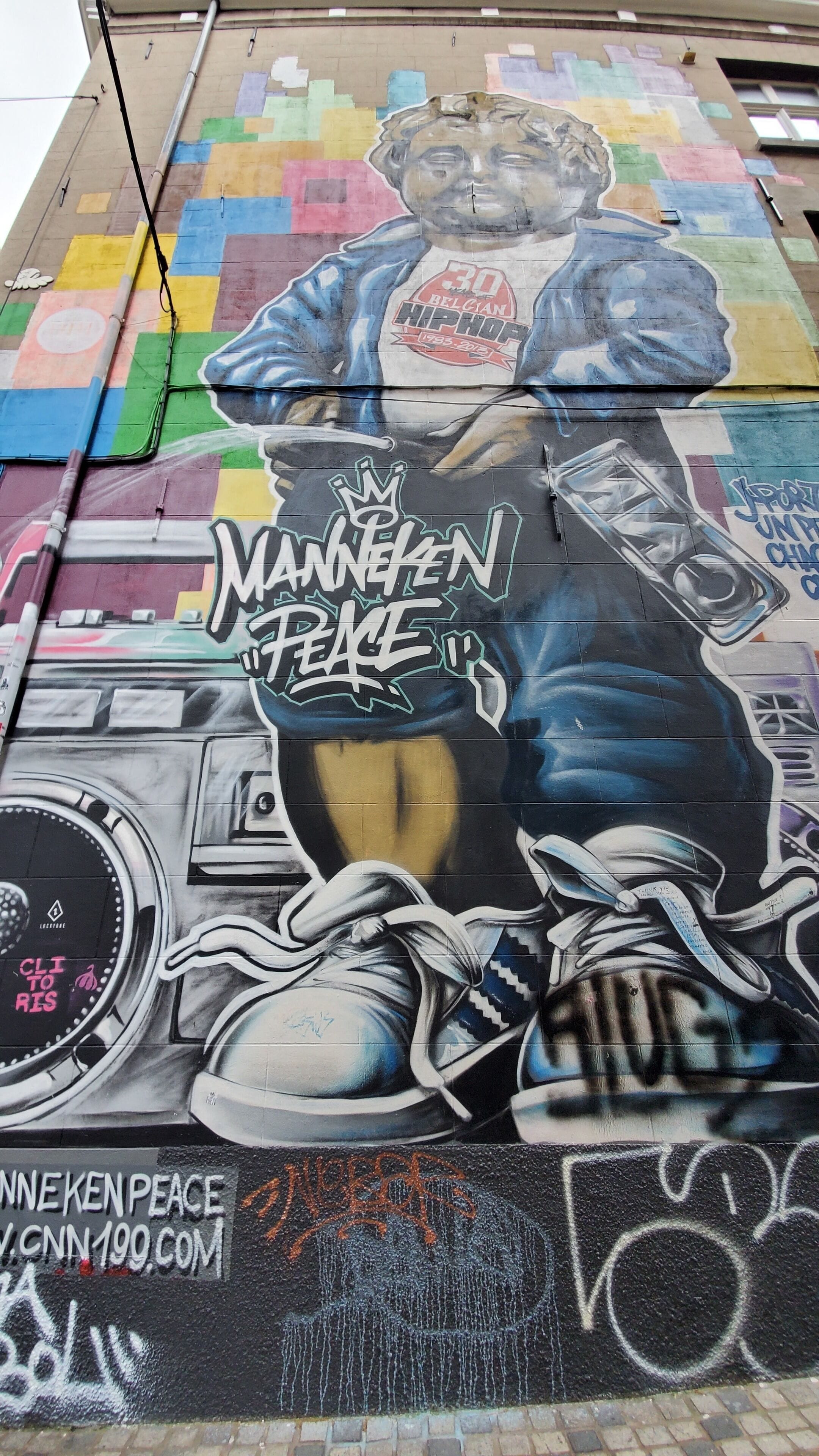 #lifeatexpedia
#lifeatexpediagroup
#beam

Some street art we came across near Manneken Pis.