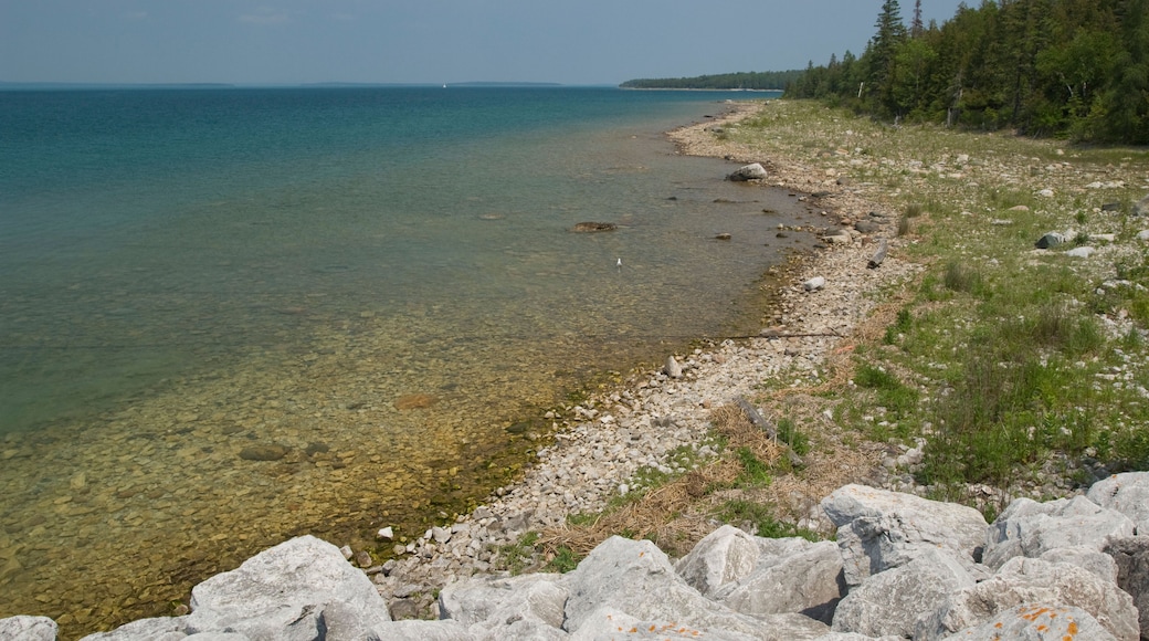 Lake Huron shoreline of Drummond Island in Michigan s Upper Peninsula