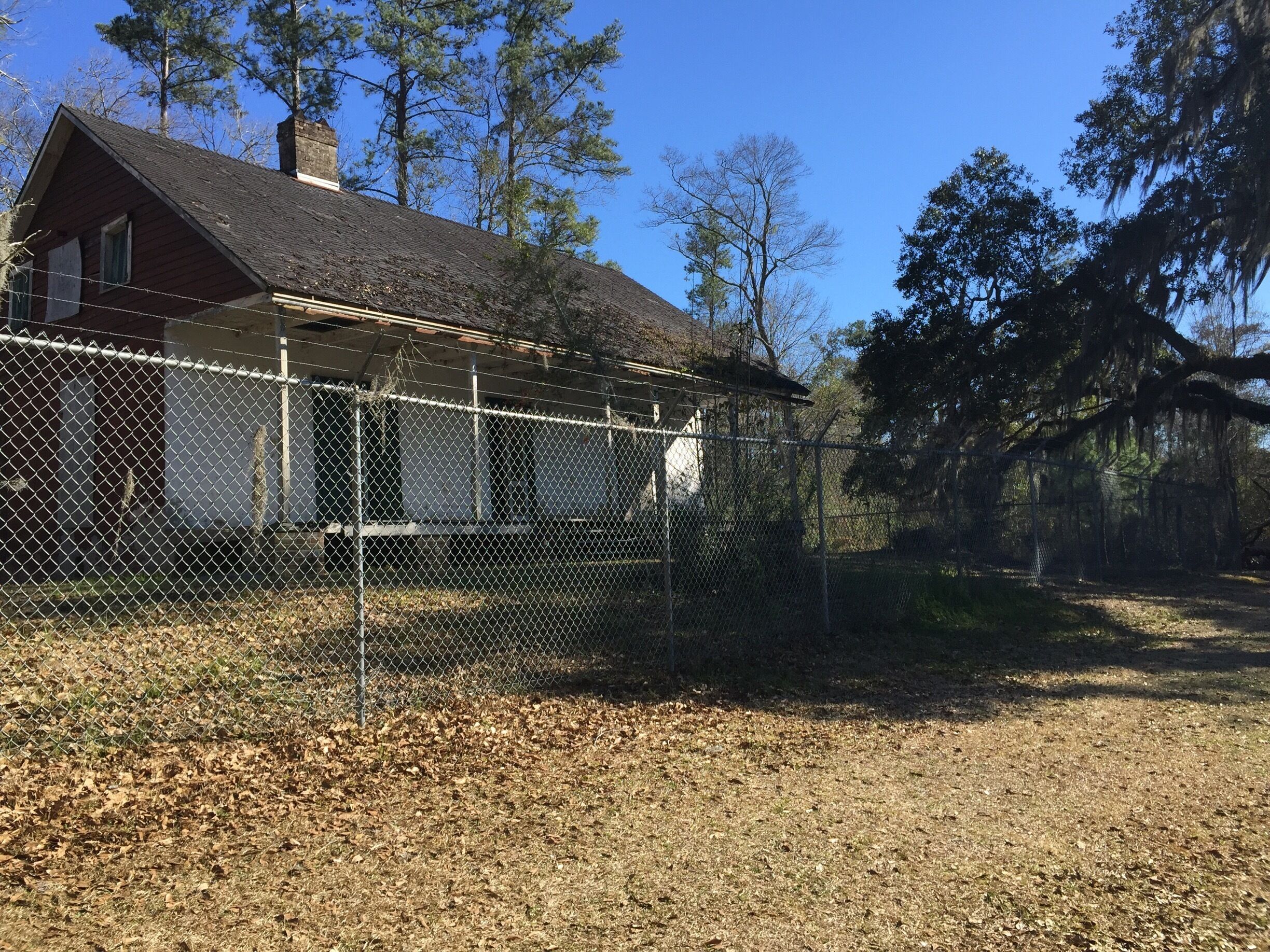 Salmen Lodge... Plans are to restore. 

Visit Frugal Family Travelers blog to learn more about this great location, to receive the travel itinerary and to discover more great places like this:

http://frugalfamilytravelers.blogspot.com/2014/05/fun-on-bayoucamp-salmen-nature-park.html?m=1

Follow us on:

Facebook: https://www.facebook.com/frugalfamilytravelers?ref=hl

Twitter: @FrugalFamTrav

#architecture


