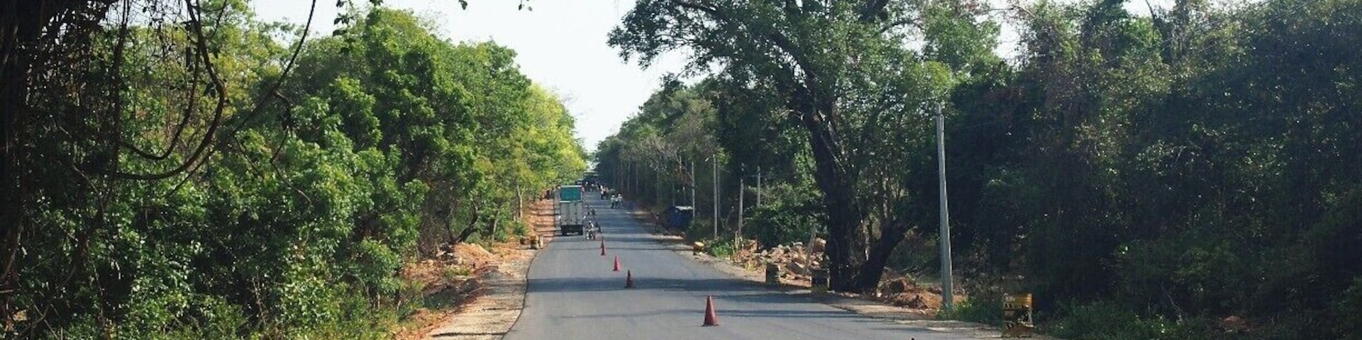 The roads are under construction almost trough-out my trip to Trincomalee.