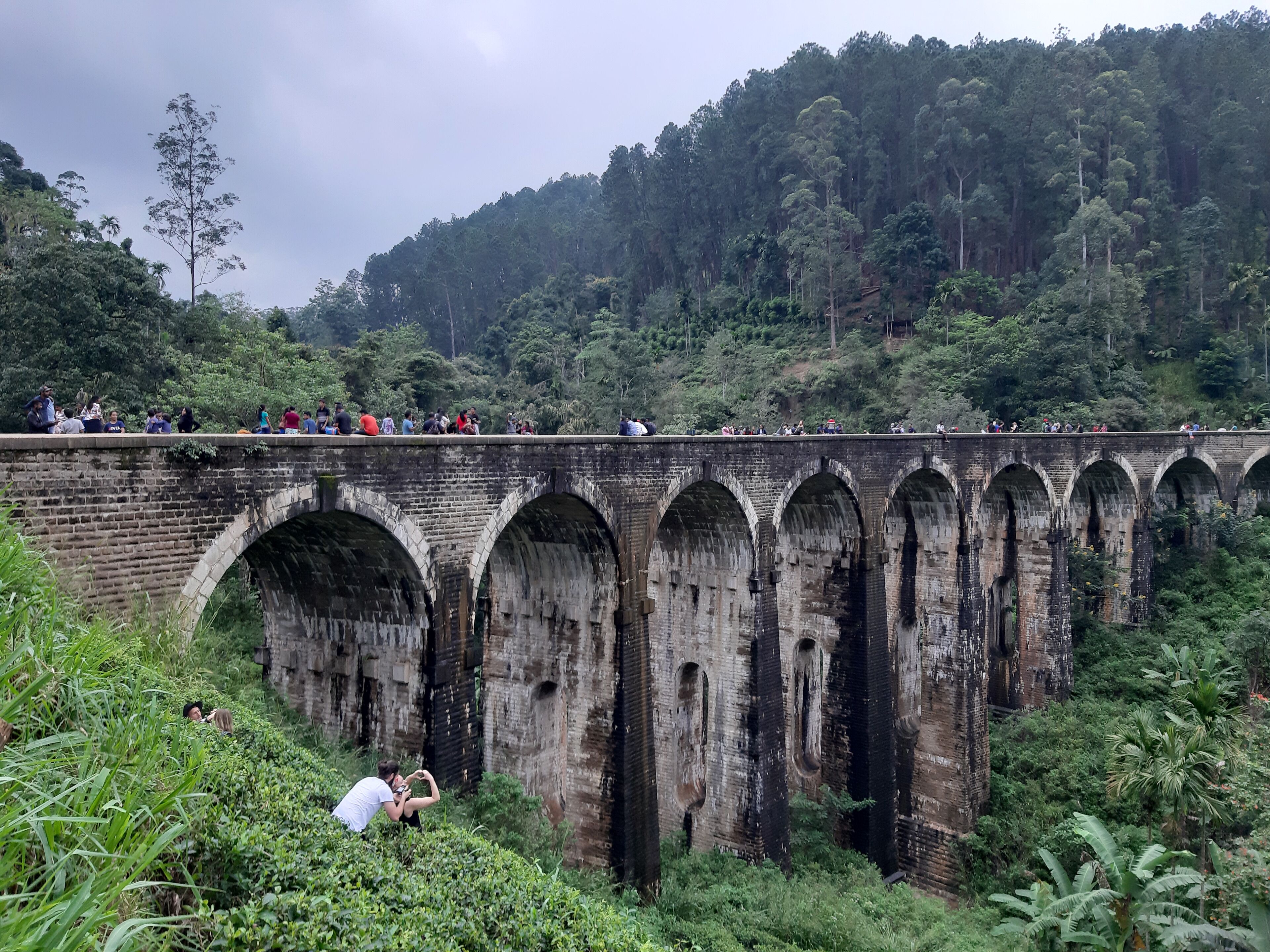 #Trovember
Historical nine arches bridge of Sri Lanka built in 1921.Only using stone ,briks and cement.Total leangth is 300ft,width 25ft,hight 80ft