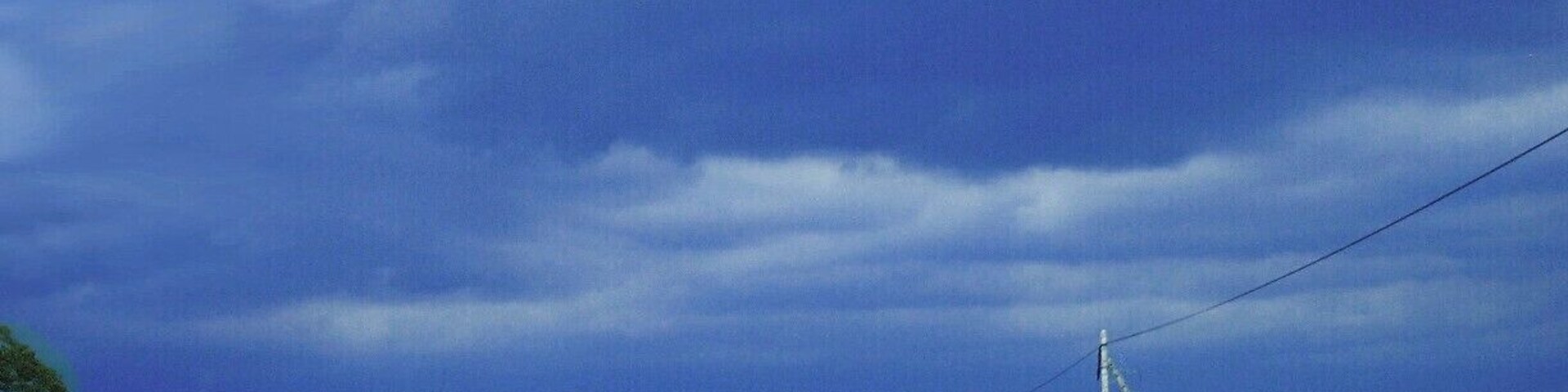 When we reached to Madawachchiya, the sky was dark grey and it signed us a huge rain. This vehicle owned by the Sri Lankan army.
Most of the time vehicles are rare on this country-side roads in northern part of Sri Lanka.