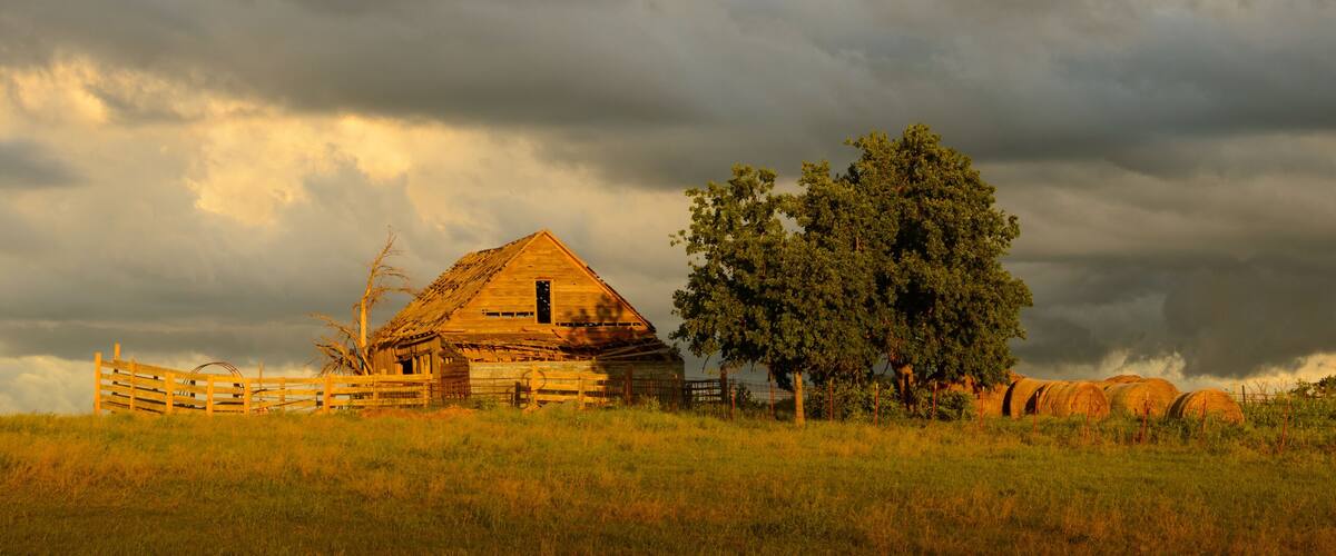Cloudy Edge to the Day