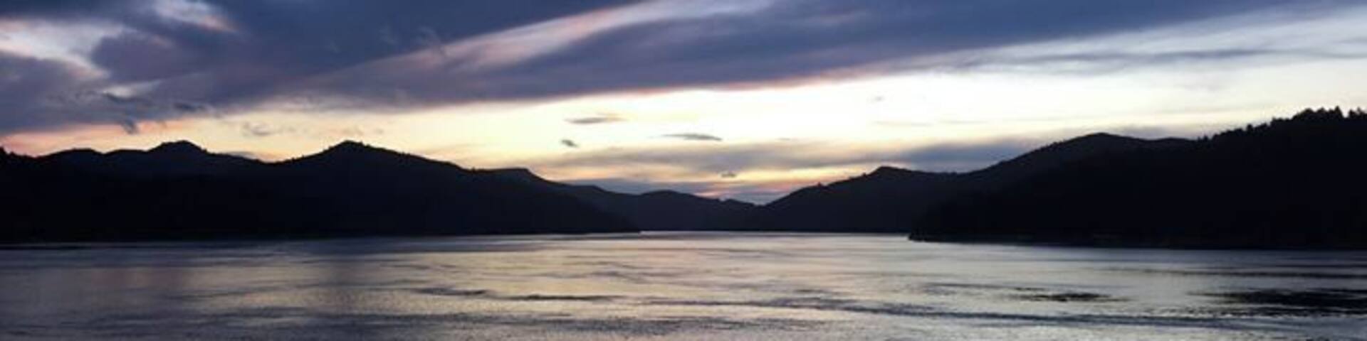 My favorite sunset during our 2016 New Zealand campervan adventure #lifeatexpedia