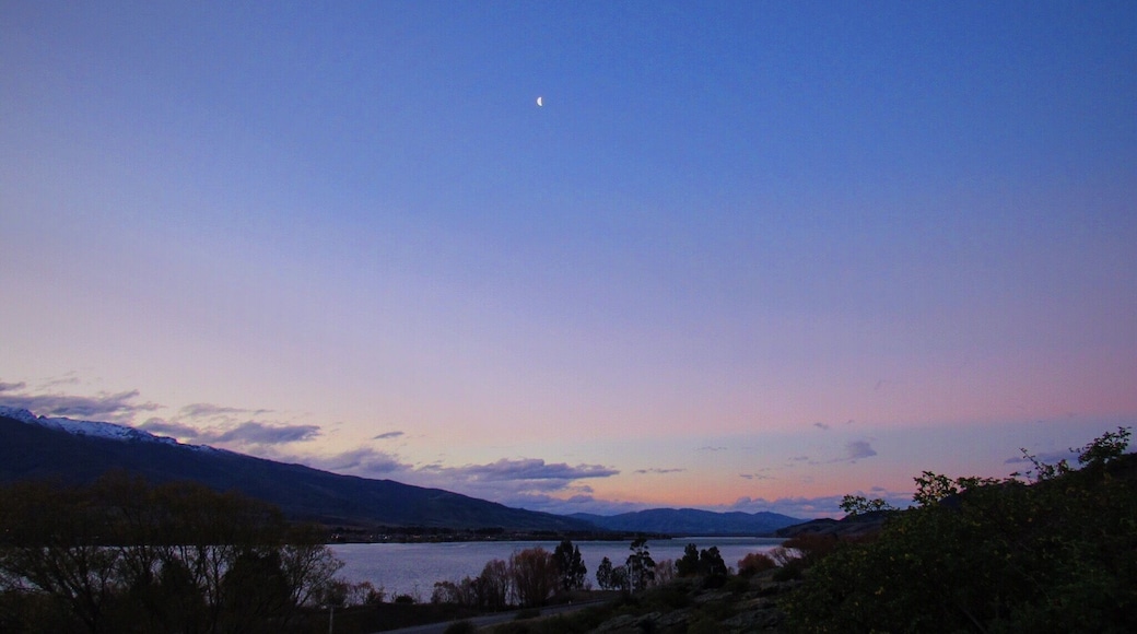 The sun sets over Lake Dunstan. #blue