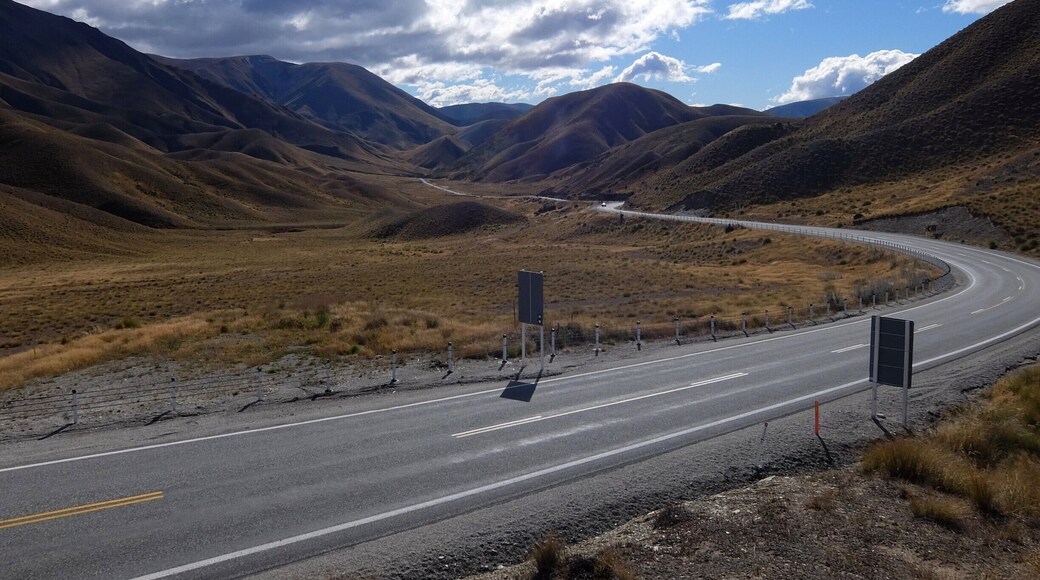 On the drive from Wanaka to Twizel, we drove through the Lindis Pass and were amazed by how much the mountains looked like velvet.