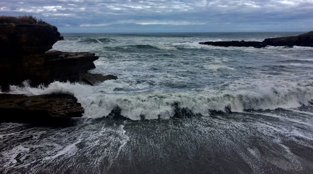 A brilliant little track down to a beautiful beach. Great, especially if you have limited time. For me it was a windy wet day but it made for amazing views of the Wild West coast 😍🌊