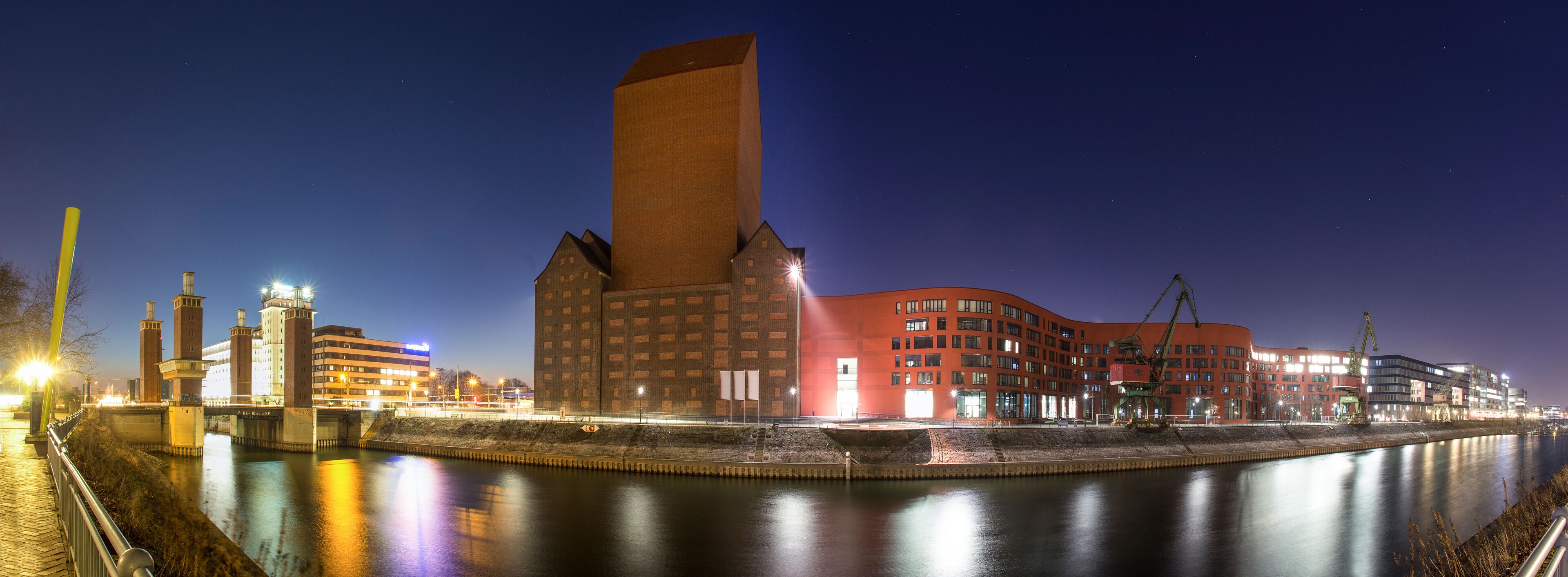 duisburg germany high definition panorama in the evening