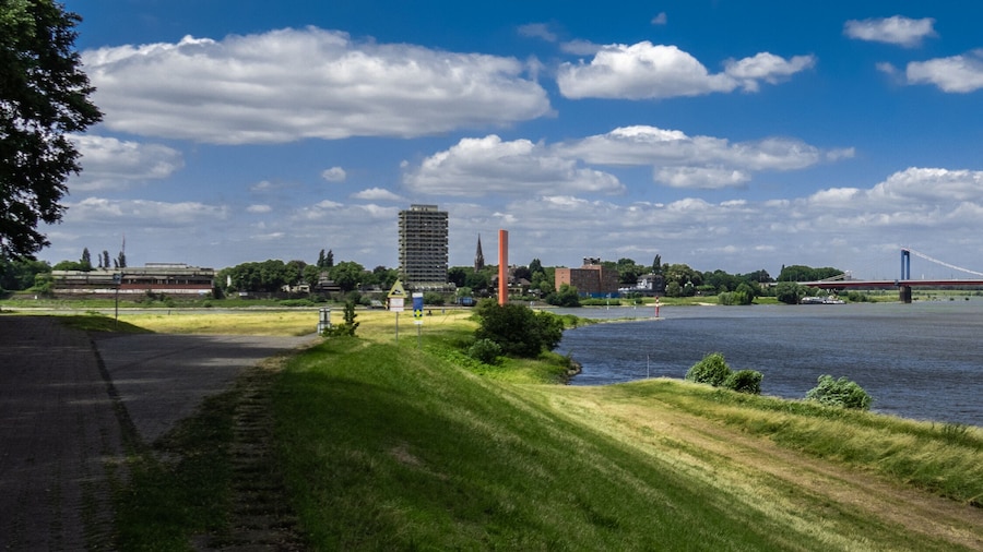 Ruhrmündung in den Rhein bei Duisburg