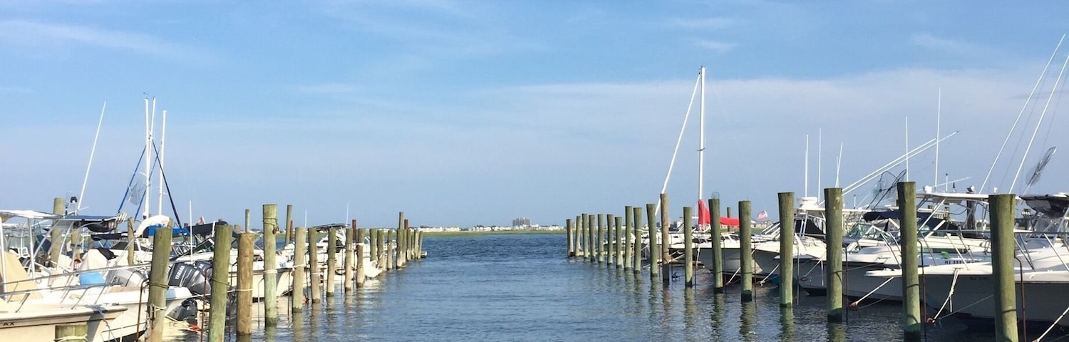 Took this shot of the docks while waiting for dinner