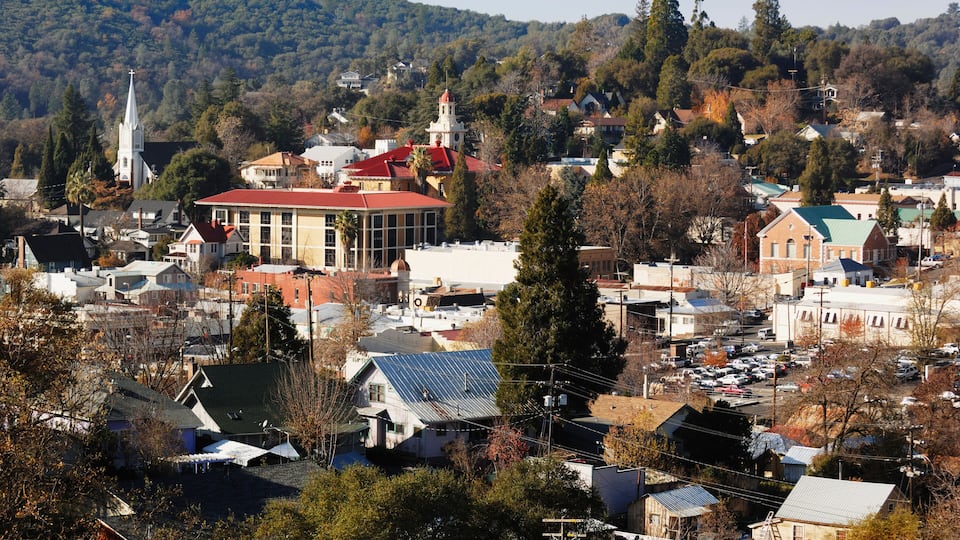 B6100D View of town of Sonora in Northern California