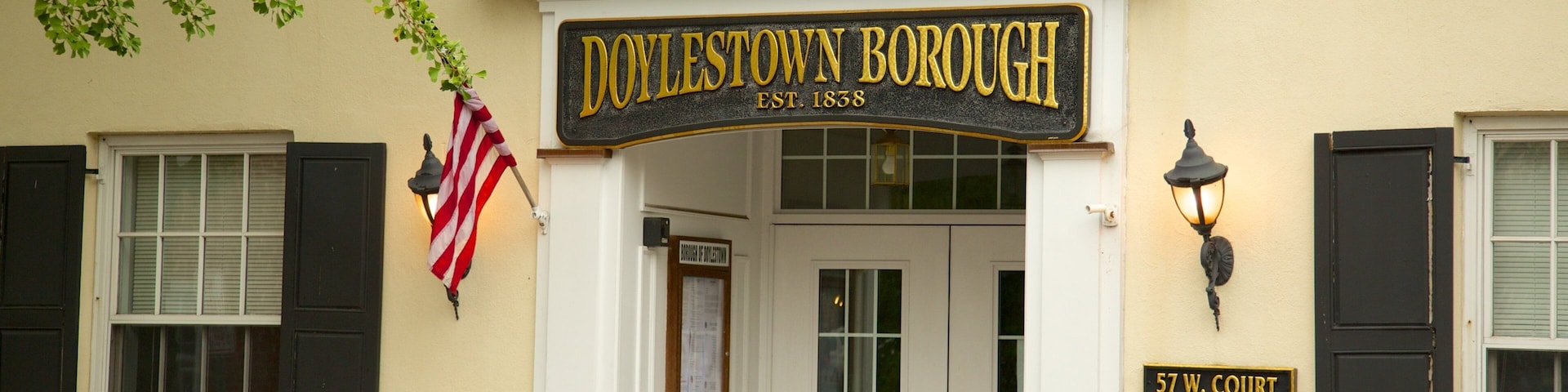Doylestown which includes heritage architecture