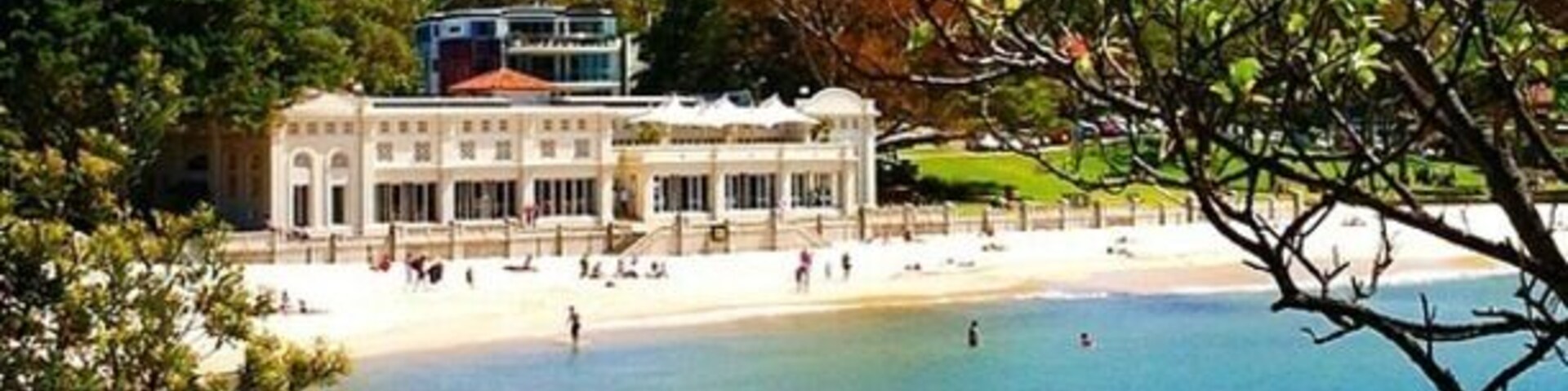 The Bathers' Pavilion in the distance. Originally opened in 1929 as a large changing shed and is now the setting of one of Sydney's best restaurants and cafés - @batherspavilion Balmoral Beach.
#restaurant