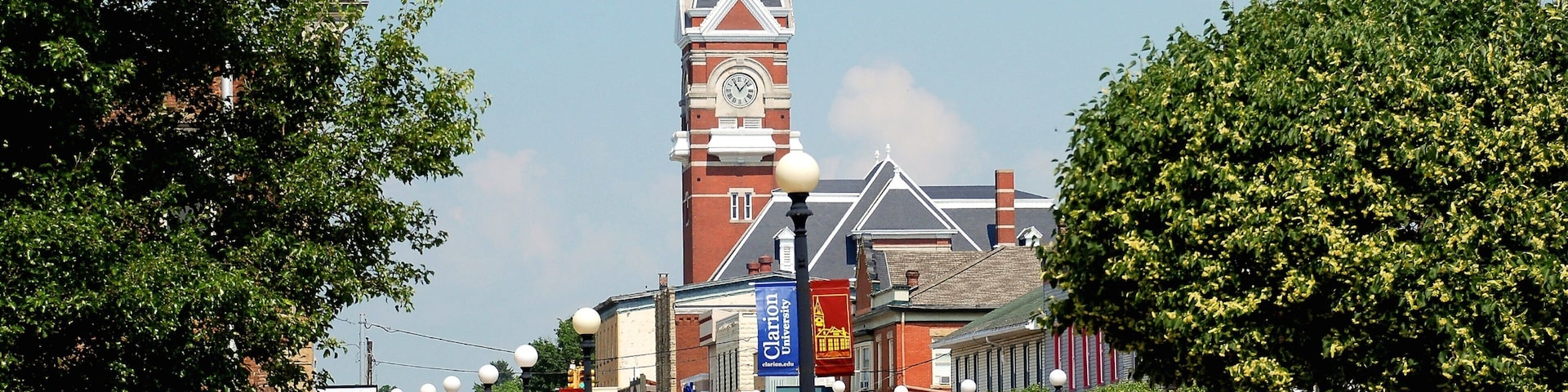 Clarion mostrando cenas de rua