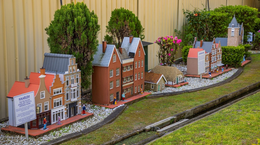 The Clog Barn Tourist Attraction & Caravan Park