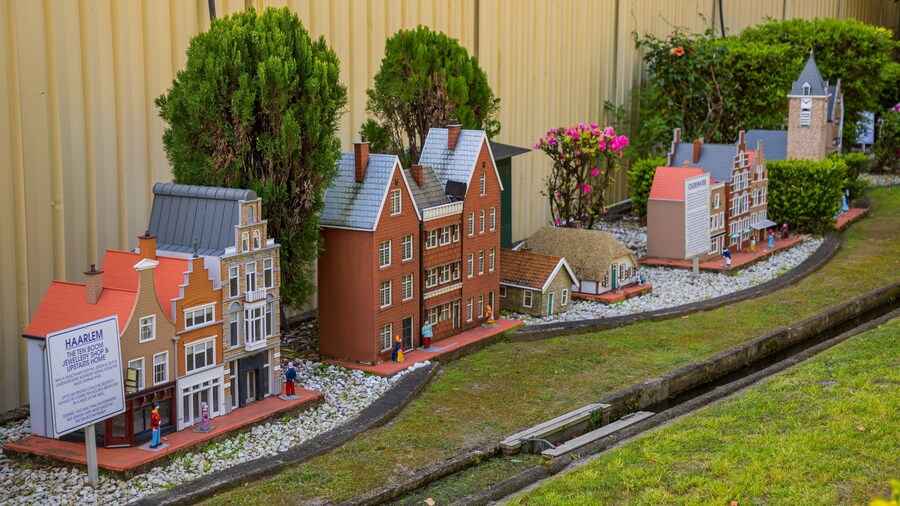 The Clog Barn Tourist Attraction & Caravan Park