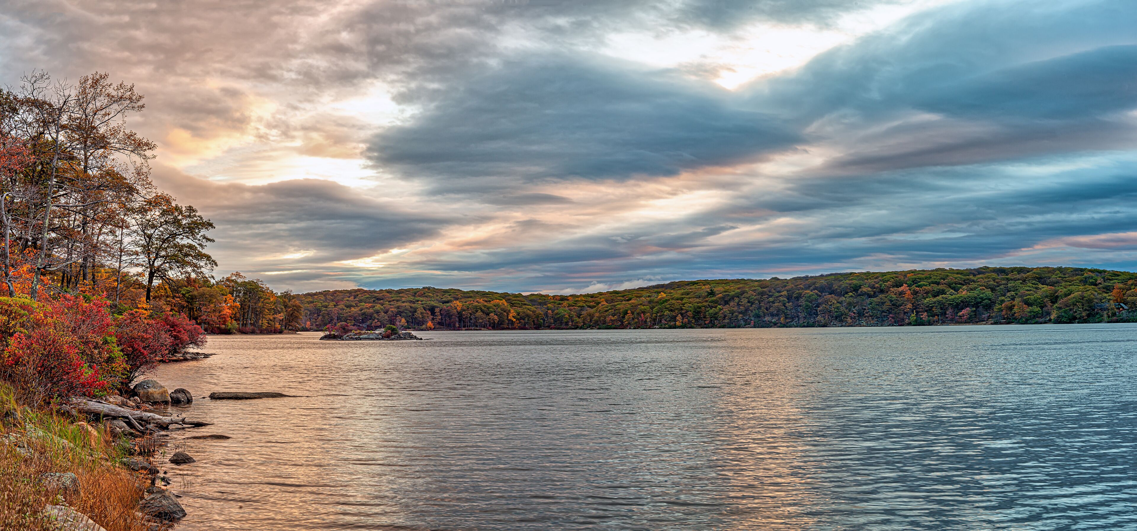 Harriman State Park at the lake in autumn