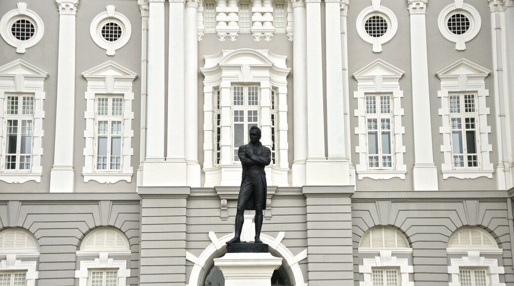 Statue of Sir Stamford Raffles (the founder of the modern Singapore) outside the Victoria Concert Hall.