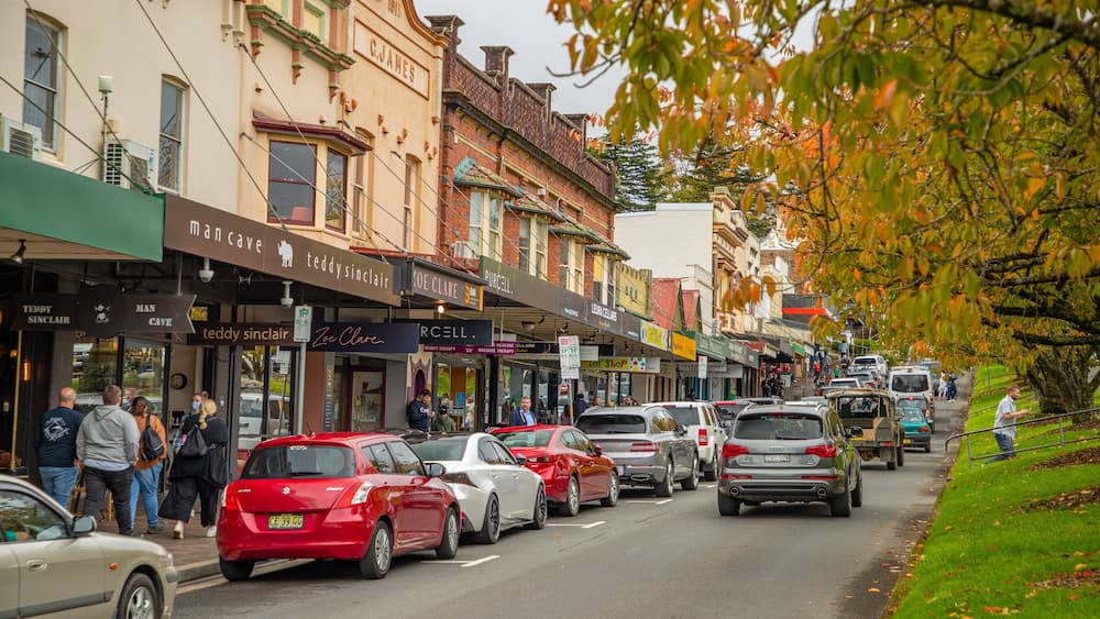 Leura which includes a small town or village