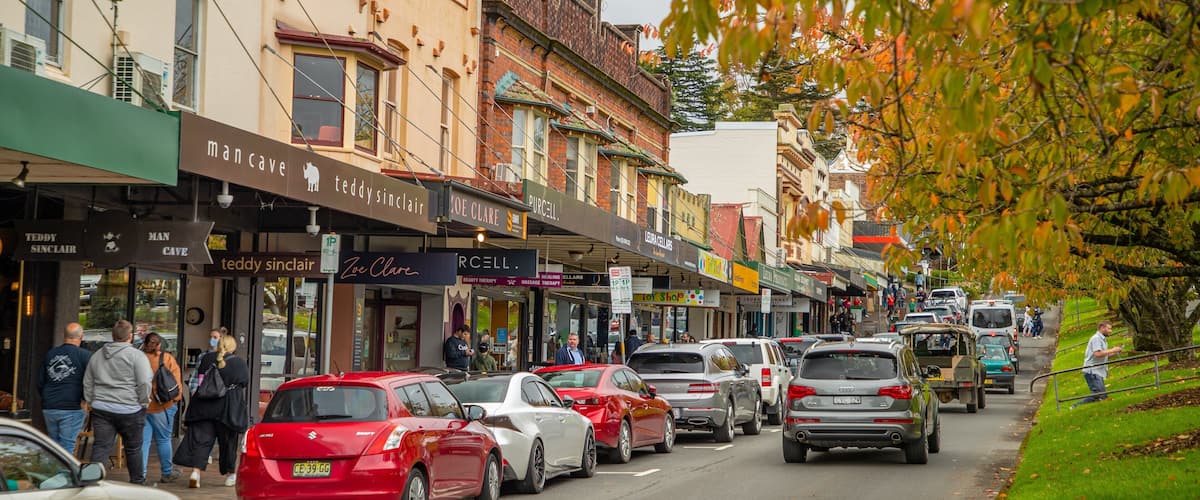 Leura which includes a small town or village