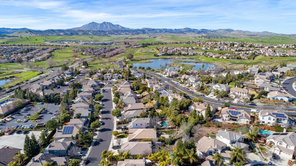 Aerial photo of a community in Brentwood, California