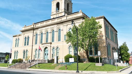 County Courthouse building
in Springfield Tennessee