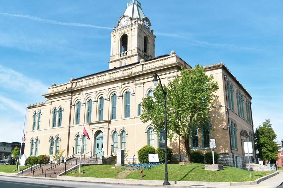 County Courthouse building 
in Springfield Tennessee