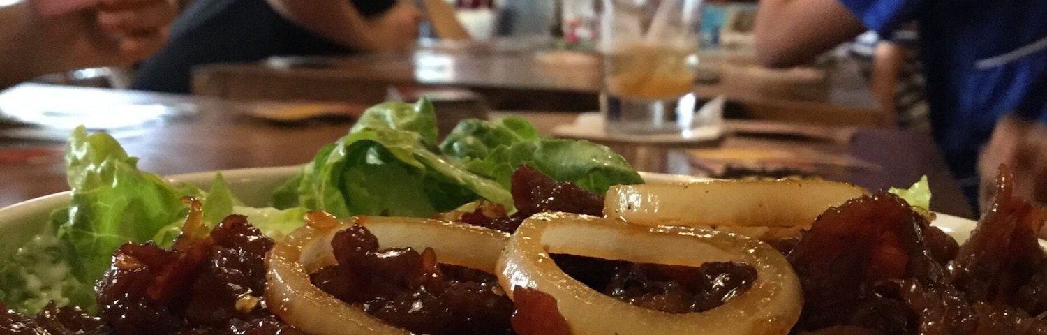 Spicy beef bowl and endless board games to play with all day long! It's a very cool board game cafe.