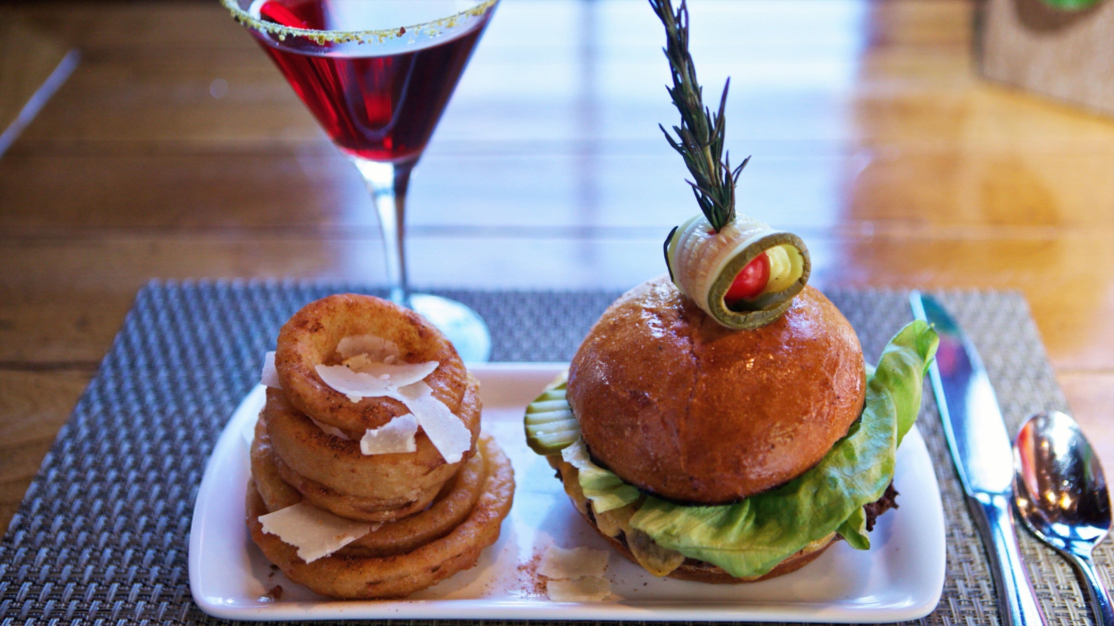 Vail which includes dining out and food