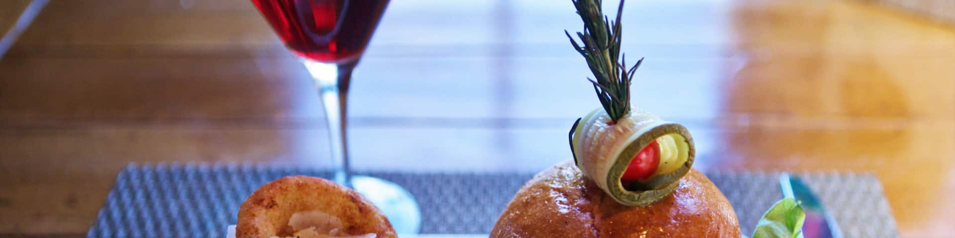 Vail which includes dining out and food