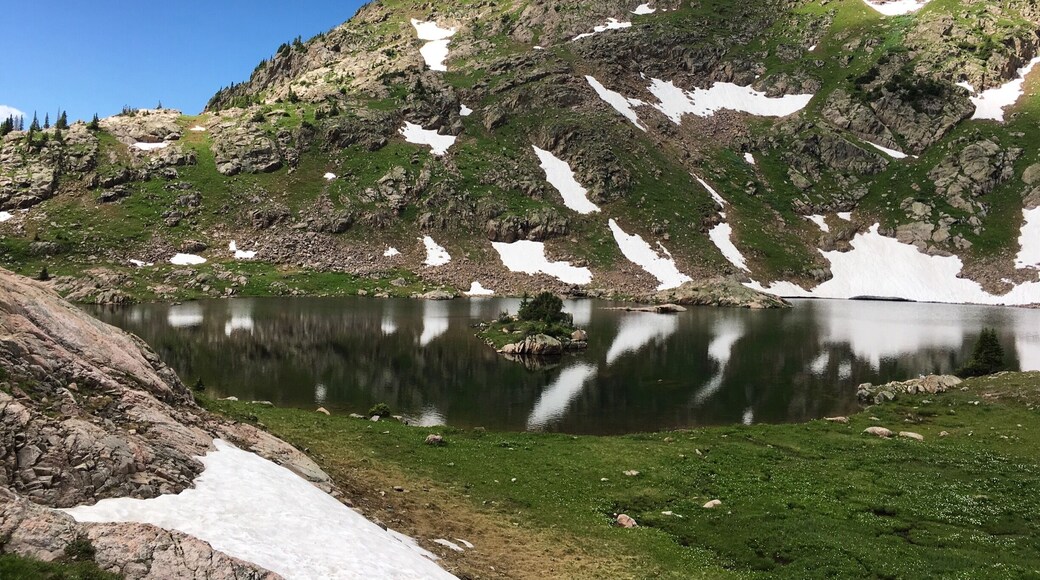 Booth Lake. 11 mile round trip hike. Camping spots available around lake. #hiking #colorado #lake