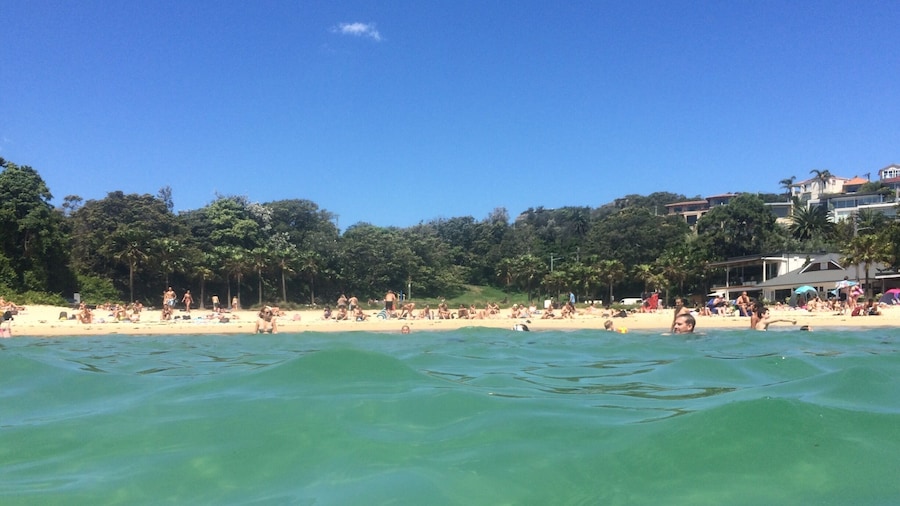 So hot yesterday in Sydney. A perfect little spot for a dip on the northern beaches #sydney #beach