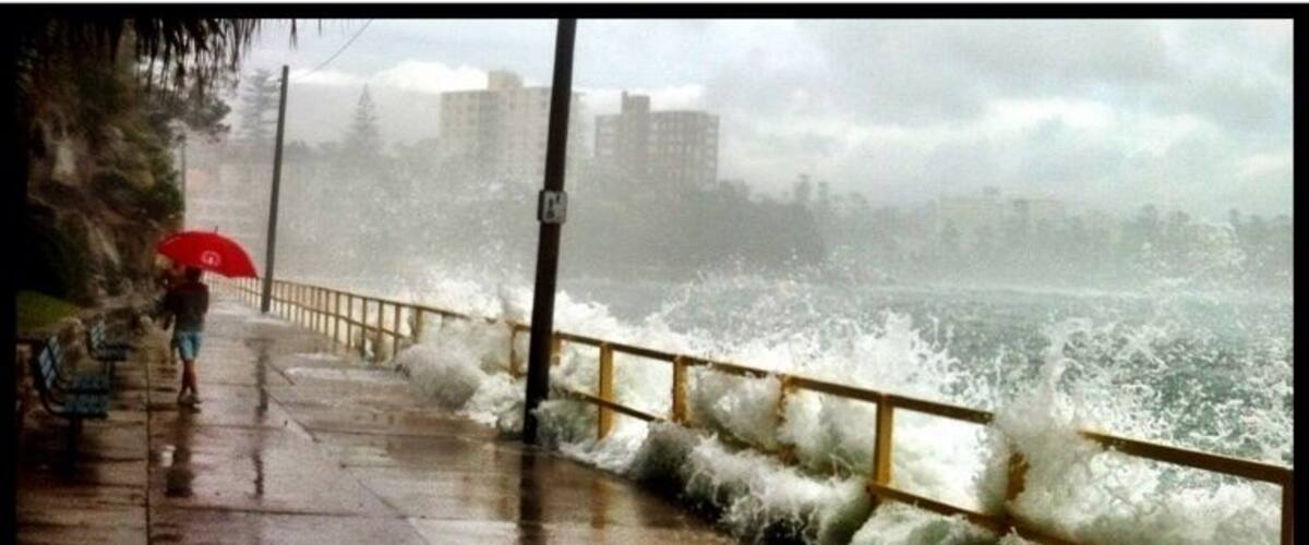 Walk from Manly beach to Shelly beach day after cyclone Oswald. Angry sea..