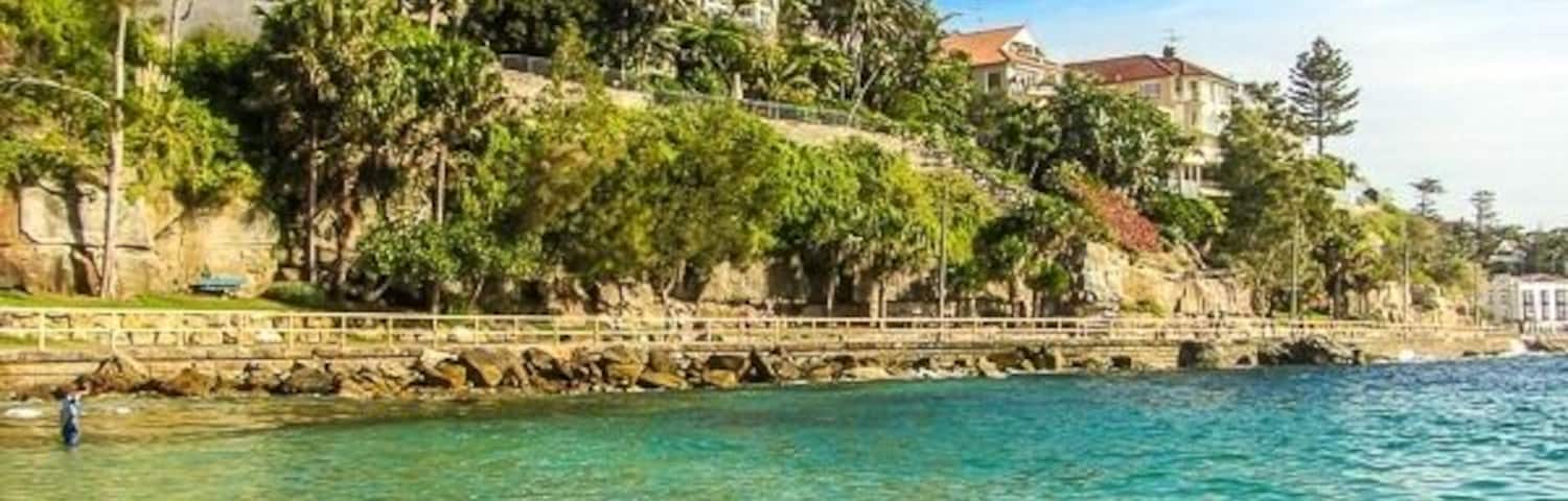 Shelly Beach in Manly is a very cool dive location for beginners in Sydney.
Shelly Beach is a popular shore diving location due to the fact it’s the only west-facing beach on the east coast of Australia – meaning it’s well protected – and it sits in the only Aquatic Reserve within Sydney, Cabbage Tree Bay.
Not a diver? Shelly Beach has a cool cafe and a great place just for a swim, and if I don’t come back again for more diving, I will definitely be back for breakfast, a cappuccino and to admire the views.