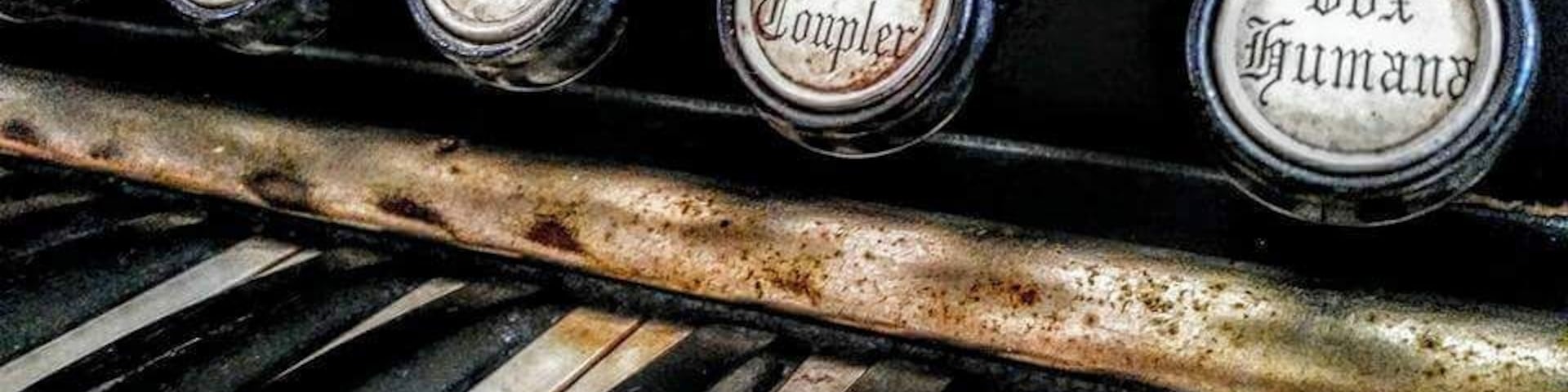 Wander around the two blocks of downtown St Cloud, Florida and you'll find a throw back in time hotel called the Hunters Arms. Take a leisurely stroll through the lobby and you'll find this beautiful instrument. Frozen in time waiting to be played