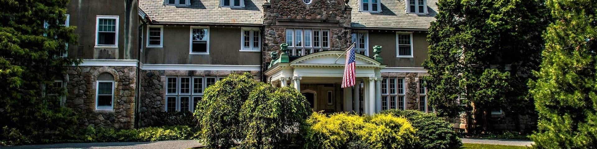 The Blithewold Mansion, Gardens and Arboretum is an arboretum of 32 acres, located Bristol, Rhode Island, on Bristol Harbor with views over Narragansett Bay. A great place to visit!!