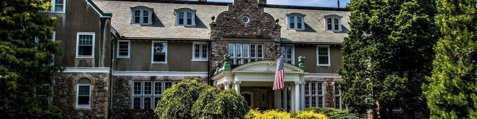The Blithewold Mansion, Gardens and Arboretum is an arboretum of 32 acres, located Bristol, Rhode Island, on Bristol Harbor with views over Narragansett Bay. A great place to visit!!