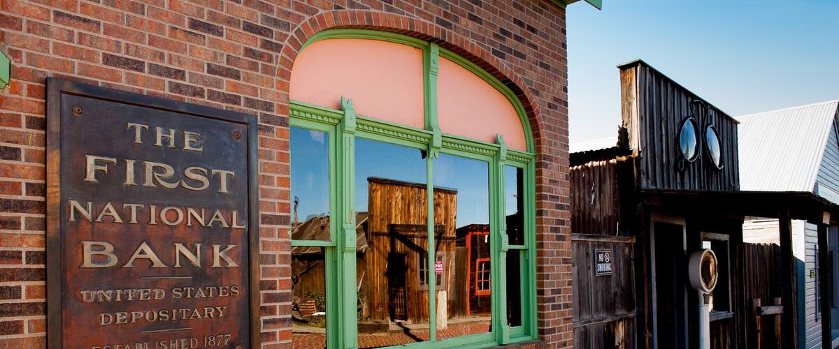 Butte featuring signage