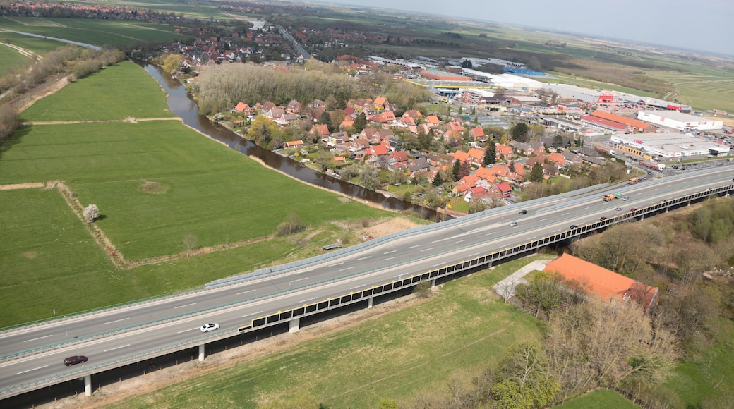 Fotoflug von Nordholz-Spieka nach Oldenburg und Papenburg This photo was taken by Alchemist-hp. If you use one of my photos, an email (account needed) or a message or direct to: my email account would be greatly appreciated. Please note the license terms. Other licensing terms can get discussed, too. This file is copyrighted and has been released under a license which is incompatible with Facebook's licensing terms. It is not permitted to upload this file to Facebook.