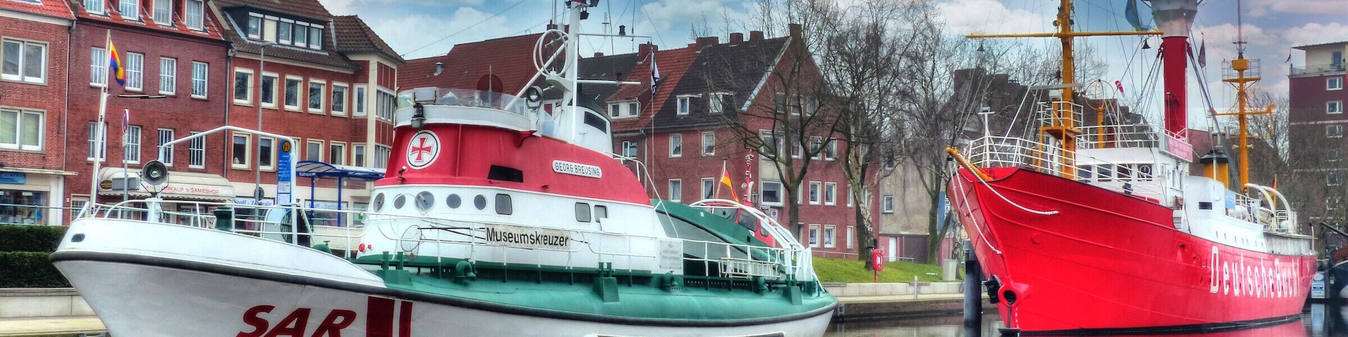 Hafen von Emden, mit Seenotretter Georg Breusing und Feuerschiff Deutsche Bucht !