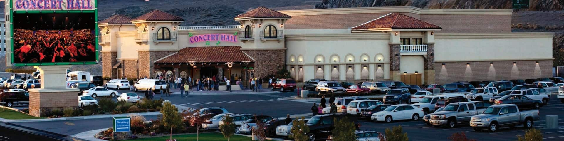 Wendover featuring theater scenes and mountains