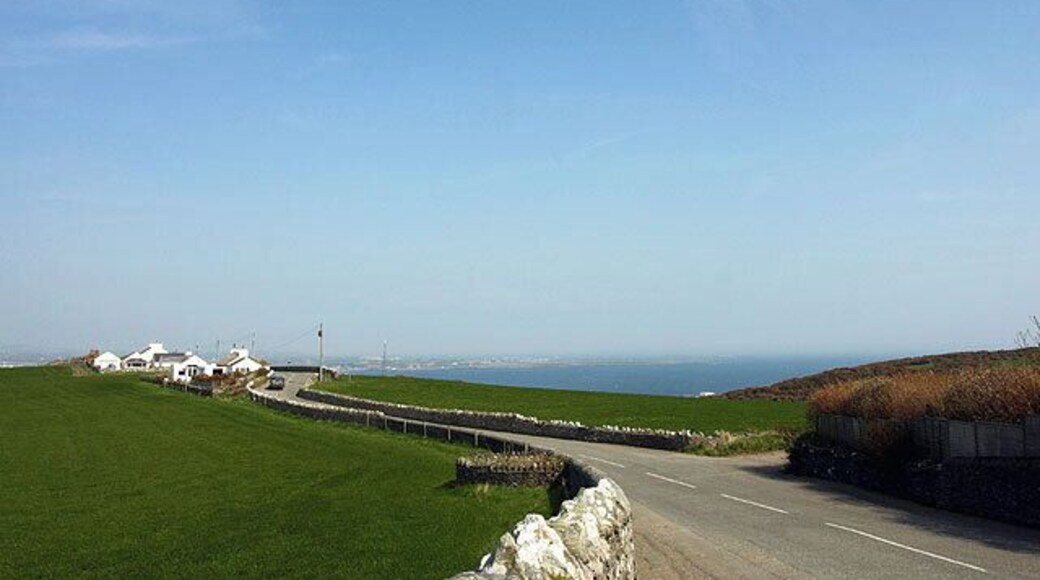 The Howe. Looking ENE along the A31.