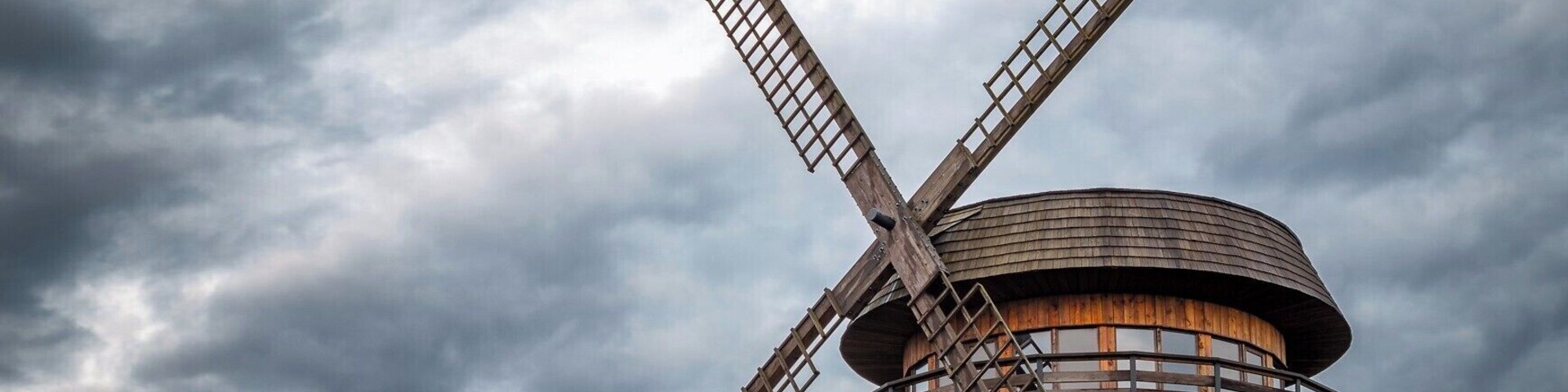 A cool windmill at the side of the road!
#BVStrove #windmill #estonia #melliste