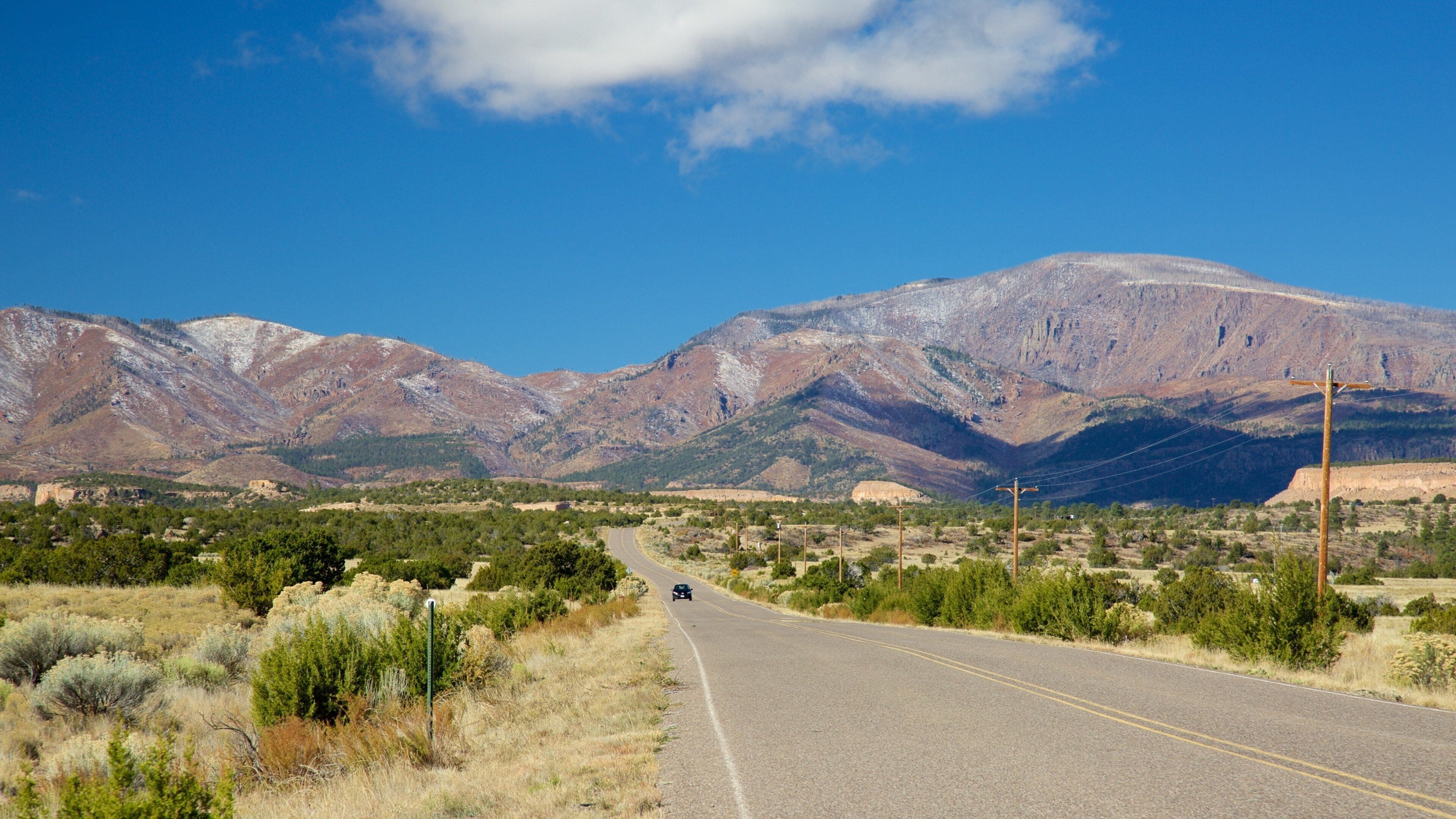 Espanola which includes tranquil scenes and mountains