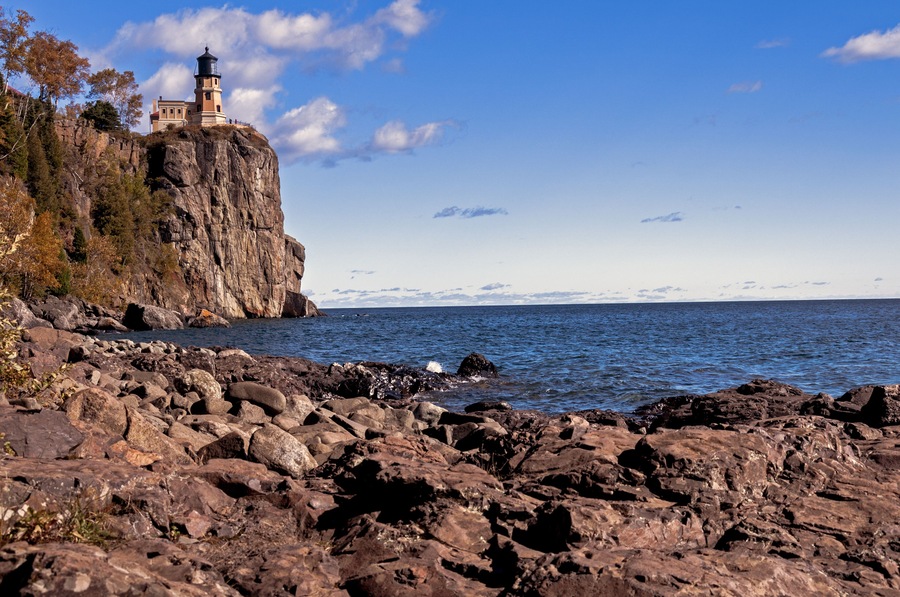 Split Rock Light House:Minnesota North Shore Drive in Autumn: Lake Superior