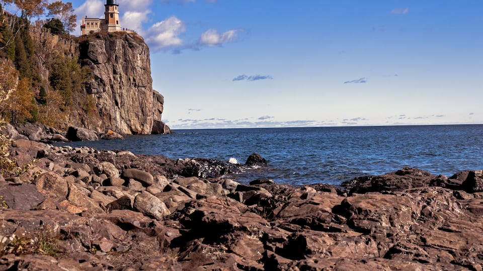Split Rock Light House:Minnesota North Shore Drive in Autumn: Lake Superior
