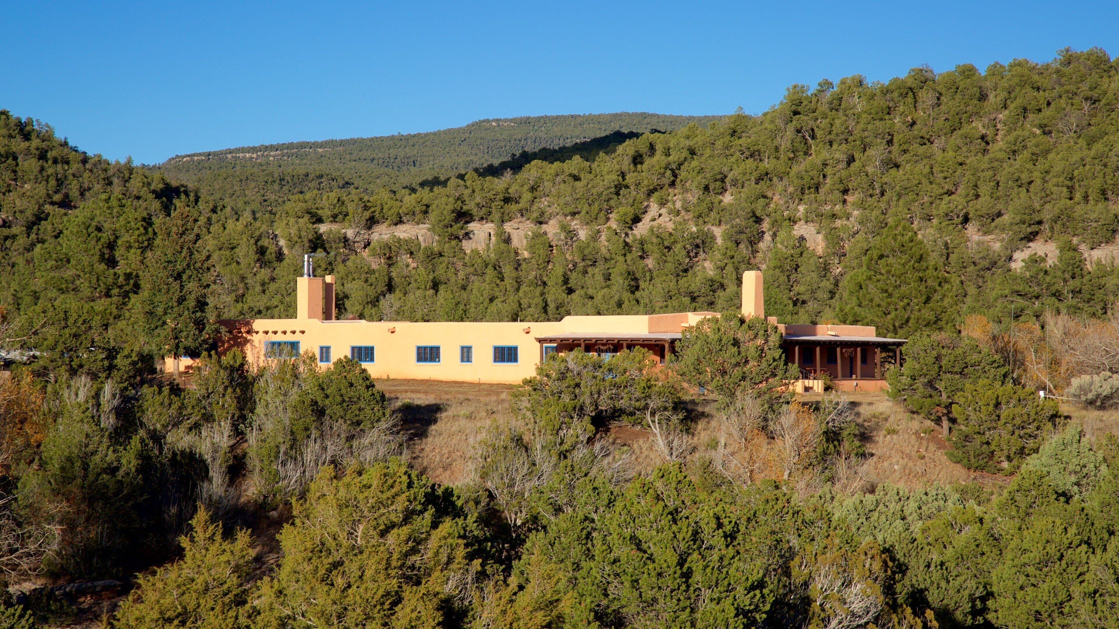 Santa Fe Trail showing tranquil scenes